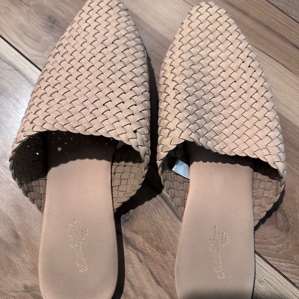 Universal Thread Tan Woven Mules